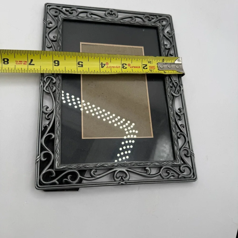 Picture Frame Unisex 3.5 x 5 Silver Pewter Tone Ornate Scroll Heart Metal